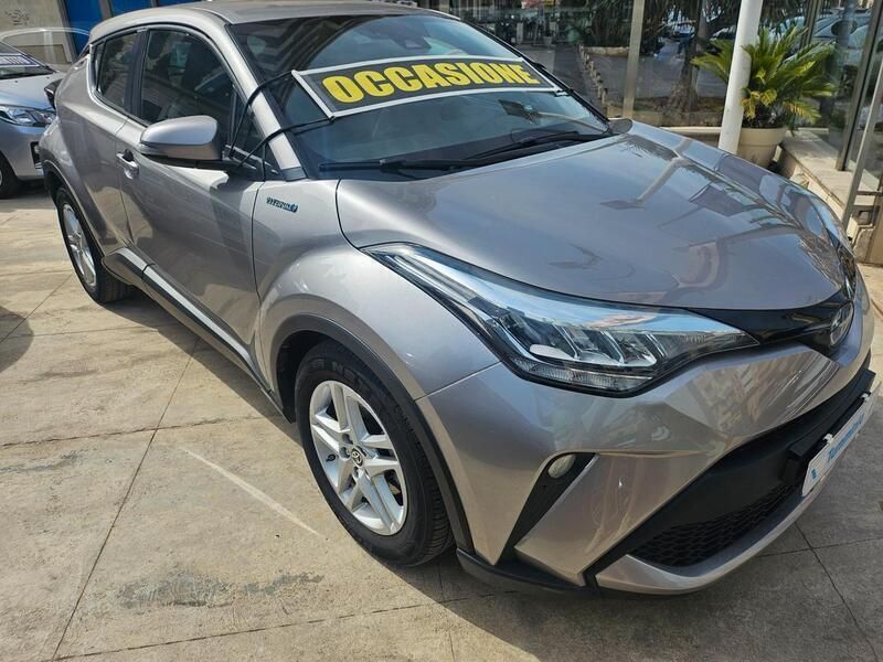 Usata Toyota C-HR Business Edition 98 CV (72 kW) 2021 Argento SUV
