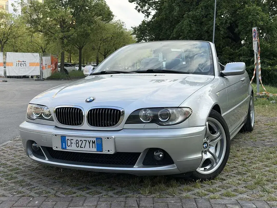 Usata BMW 325 Cabriolet Efficient Dynamics 192 CV (141 kW) 2003 Argento Cabrio