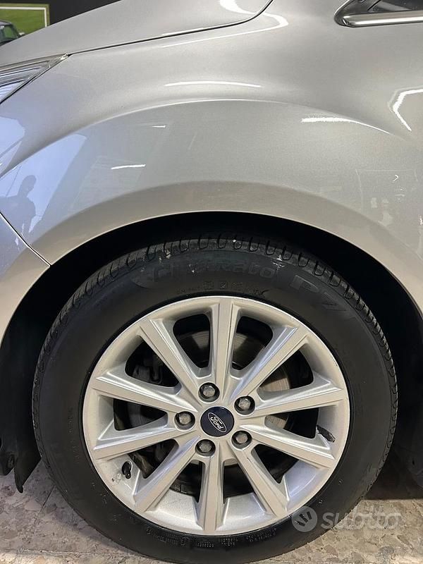 Usata Ford C-MAX Business Edition 120 CV (88 kW) 2017 Grigio Monovolume