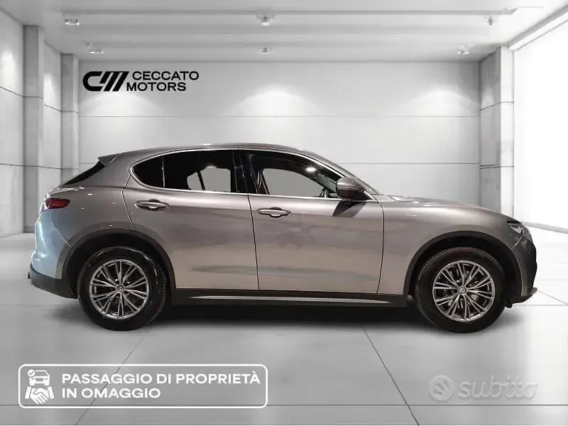 Usata Alfa Romeo Stelvio Executive 280 CV (205 kW) 2017 Grigio SUV