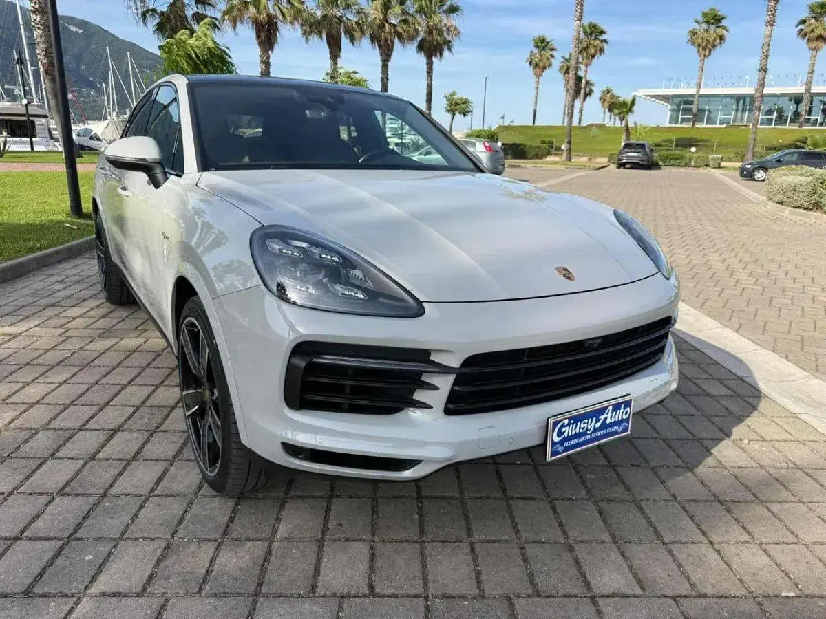 Usata Porsche Cayenne 461 CV (339 kW) 2020 Grigio SUV
