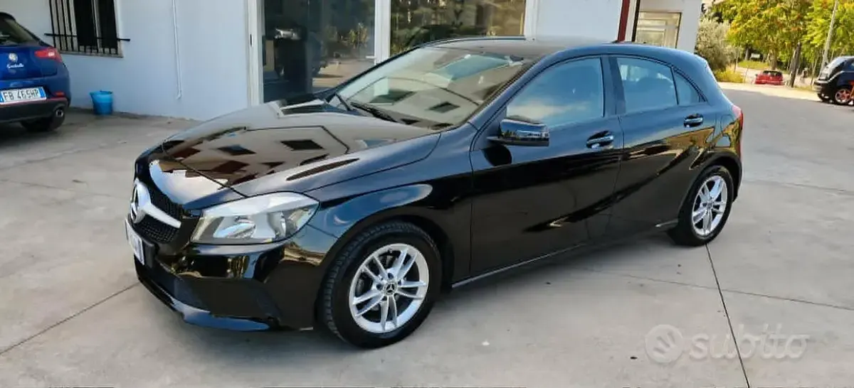 Usata Mercedes A160 90 CV (66 kW) 2018 Nero Utilitaria