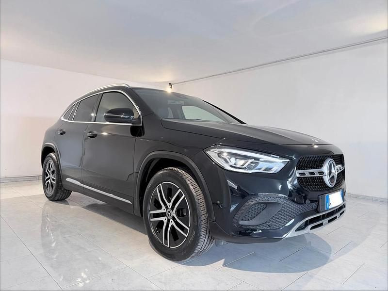 Nero Usata 2021 Mercedes GLA200 Executive SUV | 28.900 € (Buon prezzo) - Immagine 1/4
