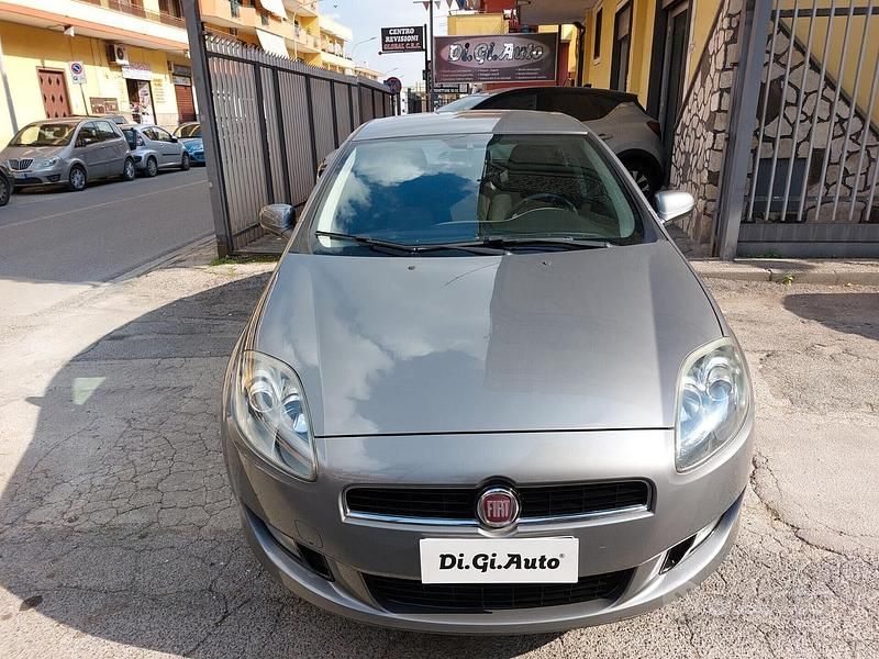Usata Fiat Bravo 120 CV (88 kW) 2012 Grigio Utilitaria