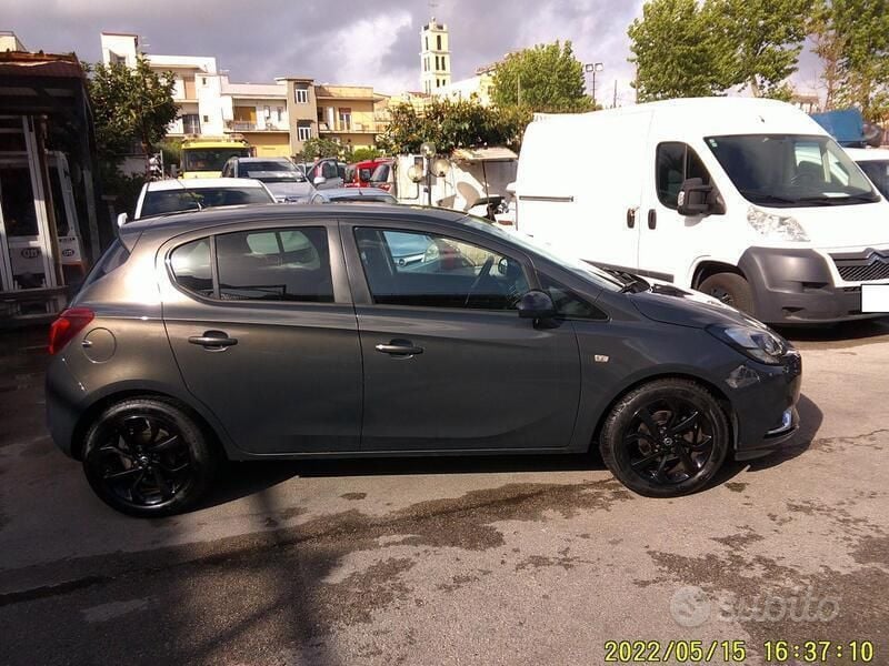 Usata Opel Corsa 90 CV (66 kW) 2015 Marrone Berlina