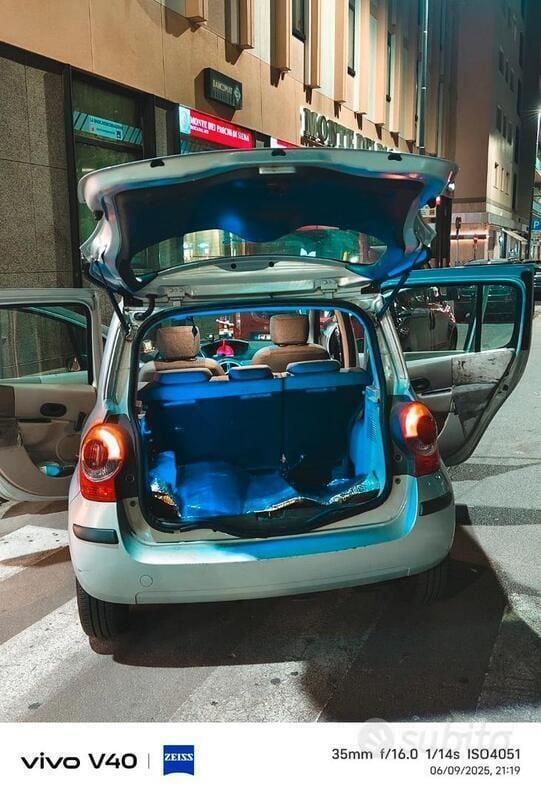 Grigio Usata 2006 Renault Modus Monovolume | 1000 € - Immagine 1/4