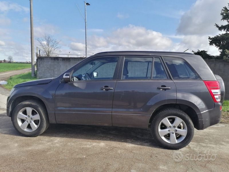 Usata 2010 Suzuki Vitara SUV | 6500 € (Buon prezzo) - Immagine 1/4