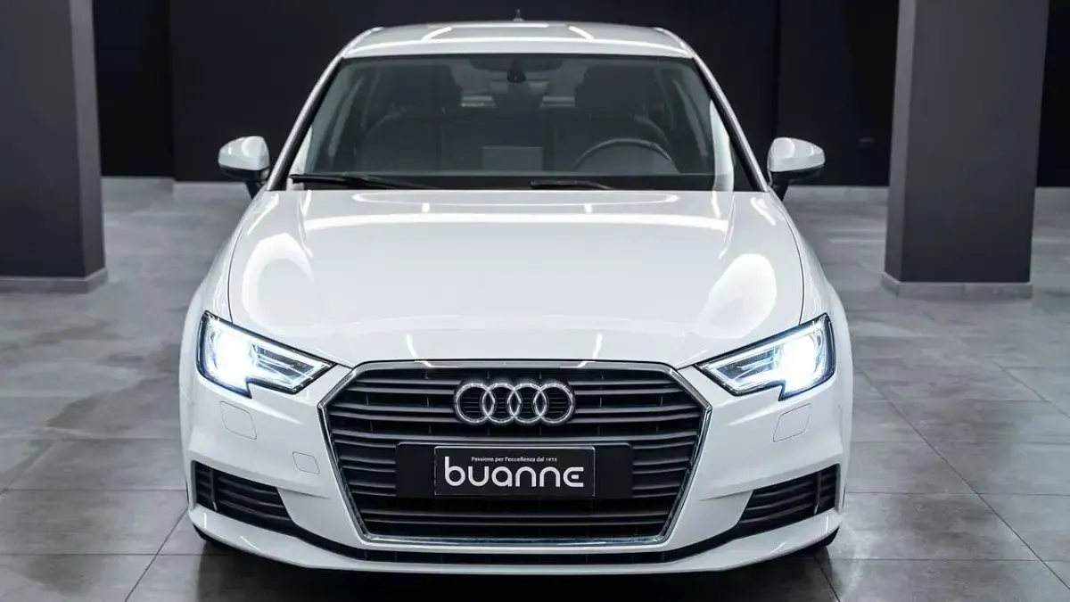 Usata Audi A3 Ambiente 116 CV (85 kW) 2019 Bianco metallizzato Berlina