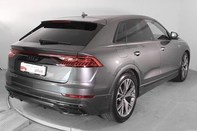 Usata Audi Q8 Sport 286 CV (210 kW) 2022 Grigio daytona perla SUV