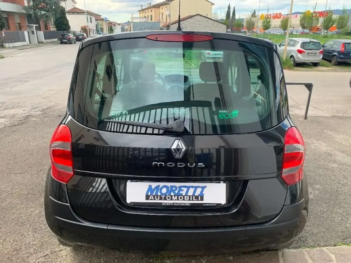 Usata Renault Modus 75 CV (55 kW) 2012 Nero Monovolume