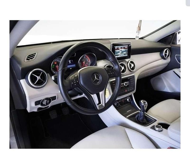 Usata Mercedes CLA180 Premium 122 CV (89 kW) 2013 Berlina