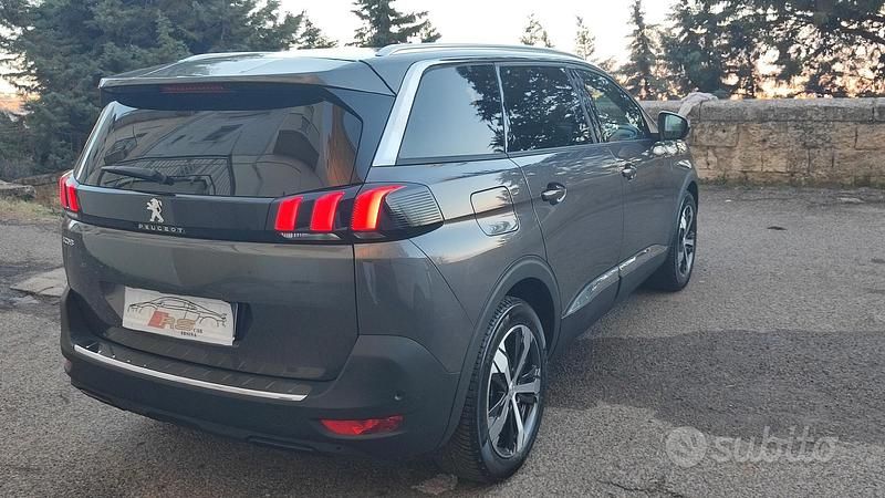 Usata Peugeot 5008 131 CV (96 kW) 2023 Grigio SUV
