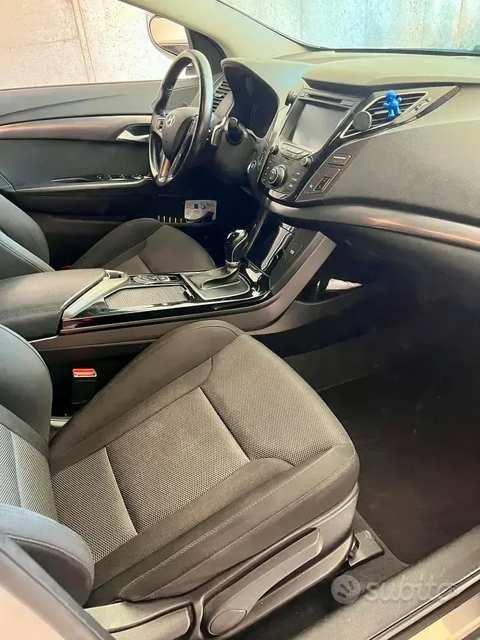 Usata Hyundai i40 141 CV (103 kW) 2016 Bianco Station wagon