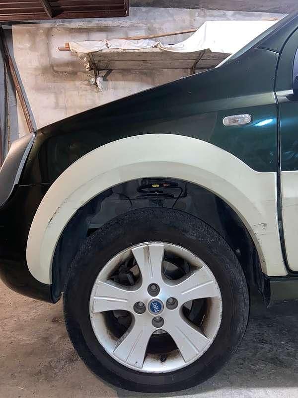 Usata Fiat Panda Cross Cross 69 CV (50 kW) 2006 Verde Utilitaria