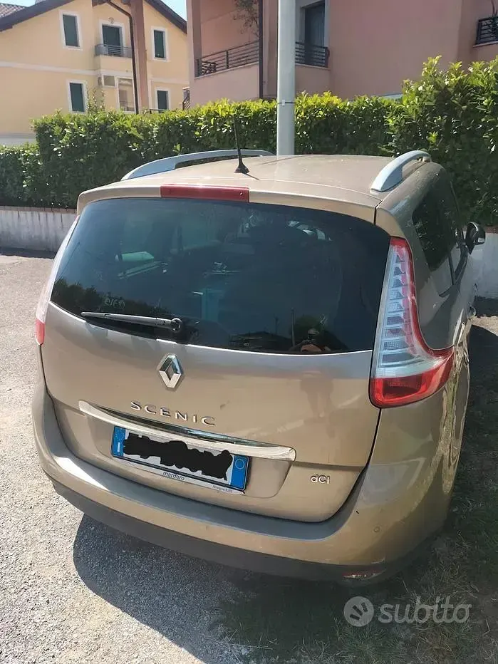 Usata Renault Scénic III 116 CV (85 kW) 2016 Marrone Monovolume