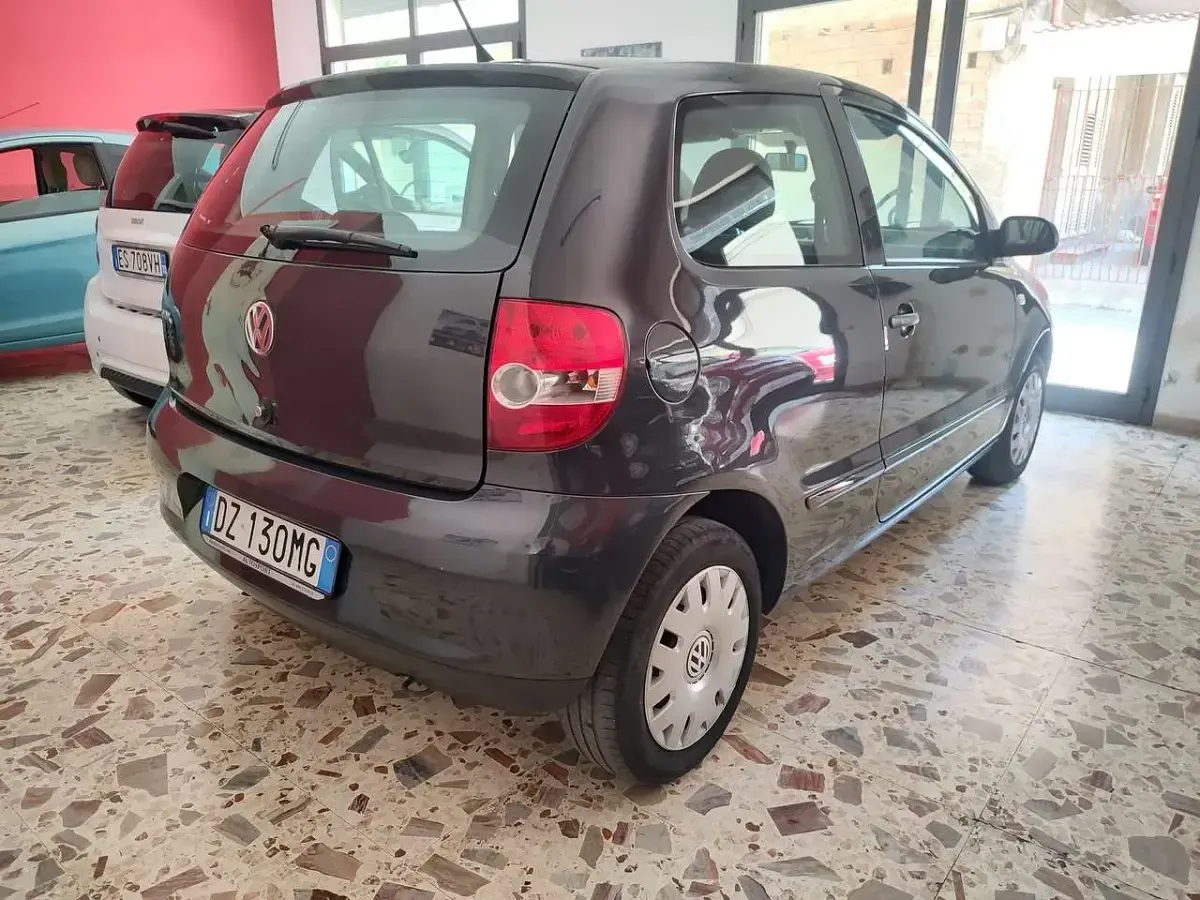 Usata VW Fox 54 CV (39 kW) 2010 Grigio Utilitaria