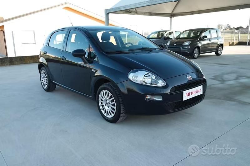 Usata Fiat Punto Street 69 CV (50 kW) 2016 Blu/azzurro Utilitaria