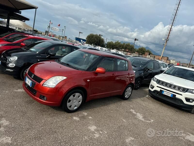 Rosso Usata 2007 Suzuki Swift Due volumi | 4500 € (Buon prezzo) - Immagine 1/4
