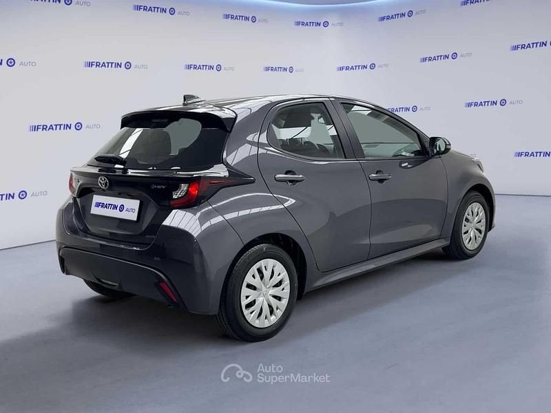 Usata Toyota Yaris Hybrid Active 92 CV (67 kW) 2025 Dark grey Berlina