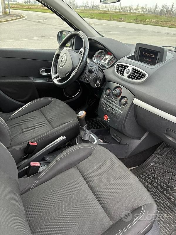 Usata Renault Clio GrandTour Dynamique 101 CV (74 kW) 2009 Grigio Station wagon