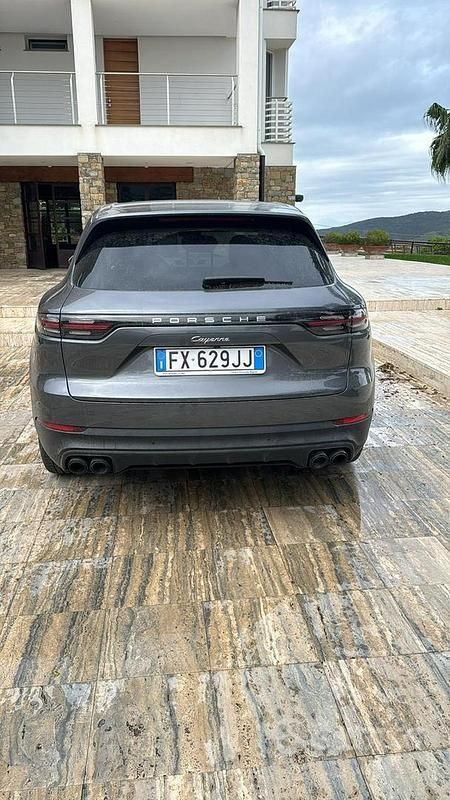 Usata Porsche Cayenne 340 CV (250 kW) 2019 Grigio SUV