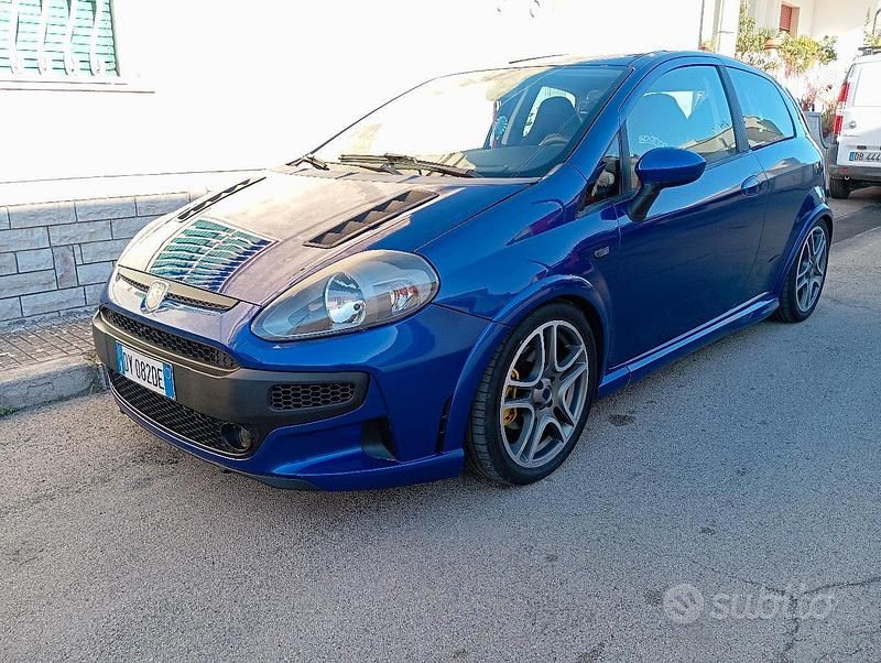 Usata Fiat Grande Punto Sport 200 CV (147 kW) 2009 Blu Utilitaria