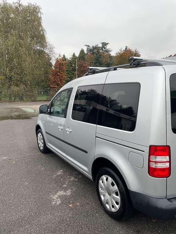 Usata VW Caddy Trendline 86 CV (63 kW) 2011 Grigio Monovolume