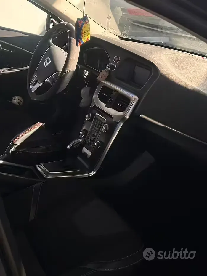 Usata Volvo V40 150 CV (110 kW) 2013 Berlina