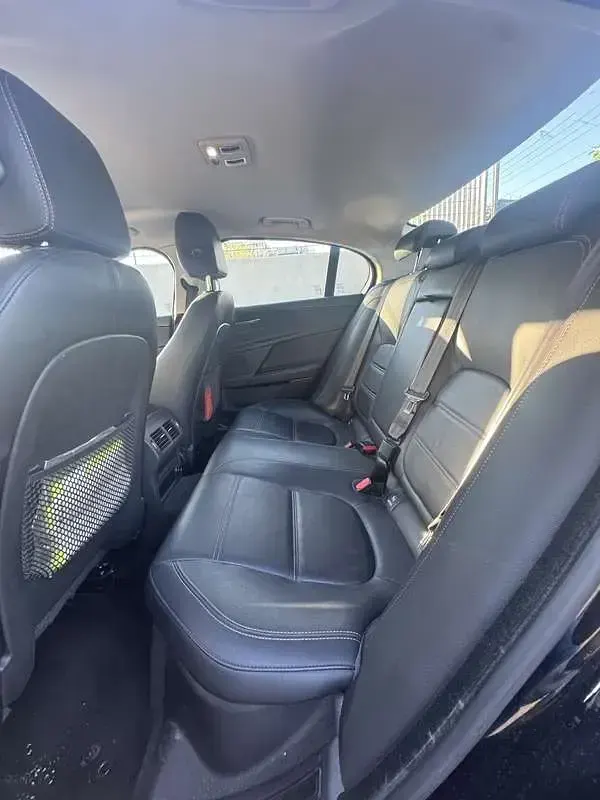 Usata Jaguar XE Prestige 179 CV (131 kW) 2019 Nero Berlina