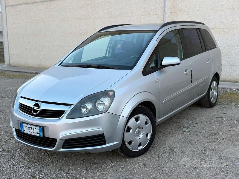 Usata Opel Zafira 94 CV (69 kW) 2007 Grigio Monovolume