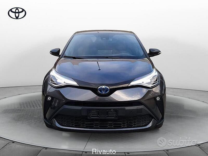 Usata Toyota C-HR Lounge 152 CV (111 kW) 2023 Grigio SUV