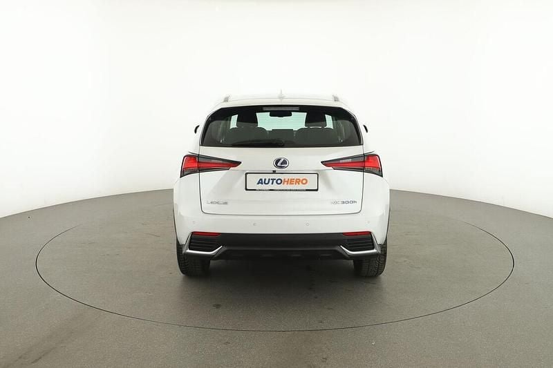Usata Lexus NX300h E-FOUR 197 CV (144 kW) 2020 Bianco SUV