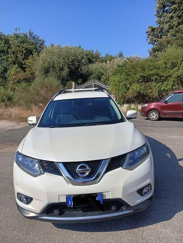 Usata Nissan X-Trail Acenta Premium 131 CV (96 kW) 2016 Bianco SUV