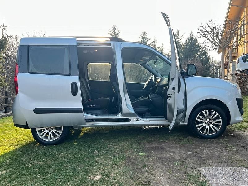Usata Fiat Doblò Active 105 CV (77 kW) 2015 Grigio Monovolume