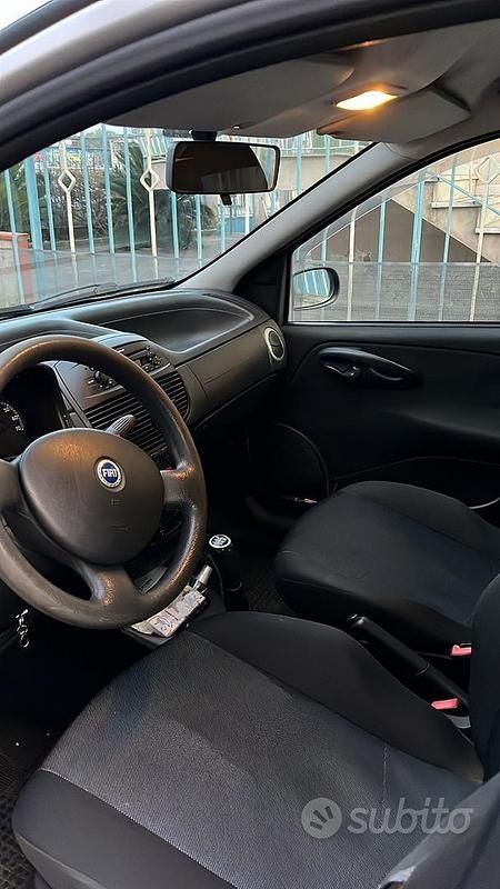 Usata Fiat Punto 75 CV (55 kW) 2007 Grigio Utilitaria