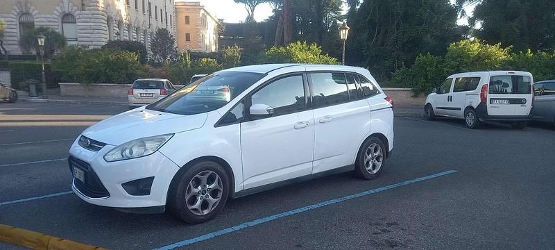 Begagnad Ford C-MAX 116 HK (85 kW) 2012 Minibuss