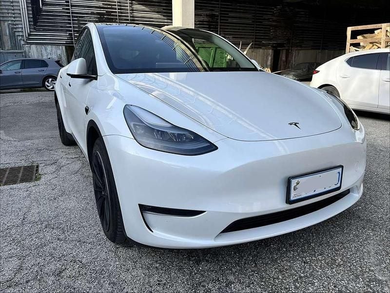 Usata Tesla Model Y Long Range AWD 189 kW (258 CV) 2023 Bianco SUV