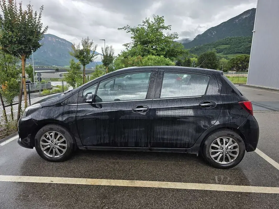 Usata Toyota Yaris Cool 69 CV (50 kW) 2017 Berlina