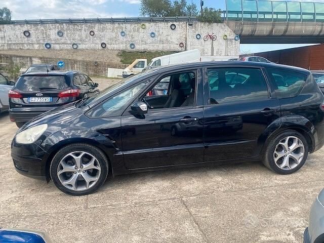 Usata Ford S-MAX Titanium 140 CV (102 kW) 2006 Nero Monovolume