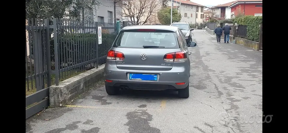 Usata VW Golf VI 140 CV (102 kW) 2010 Grigio Utilitaria