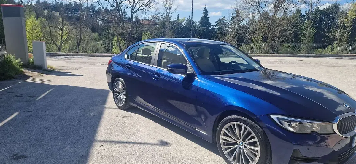 Usata BMW 320 Advantage 190 CV (139 kW) 2020 Blu/azzurro Berlina