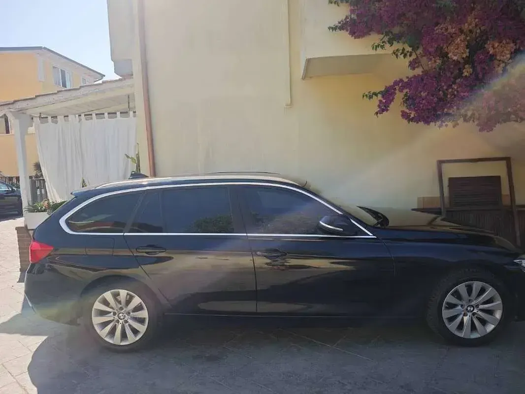 Usata BMW 318 Advantage 150 CV (110 kW) 2018 Nero Station wagon