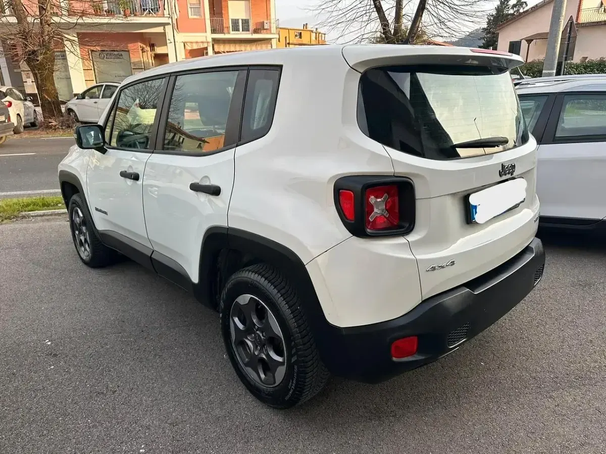 Usata Jeep Renegade Sport 120 CV (88 kW) 2017 Bianco SUV