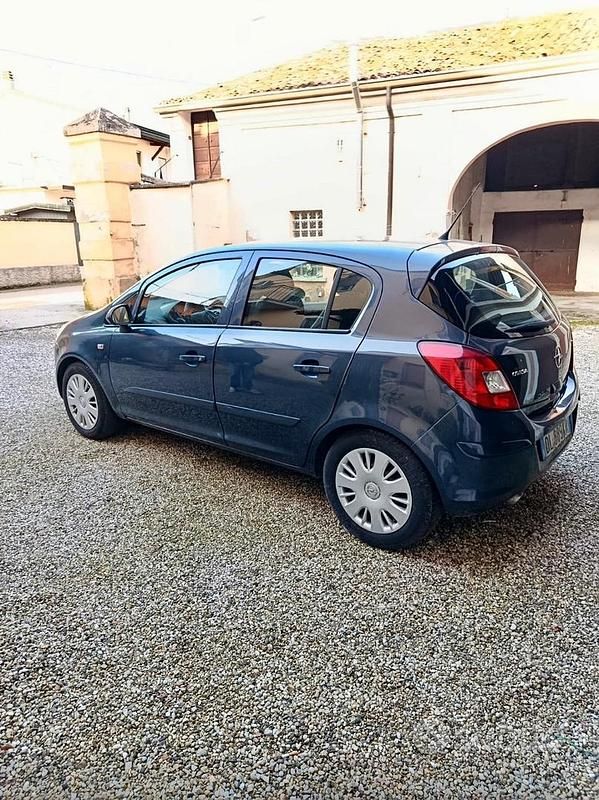 Usata Opel Corsa 80 CV (58 kW) 2007 Blu Utilitaria