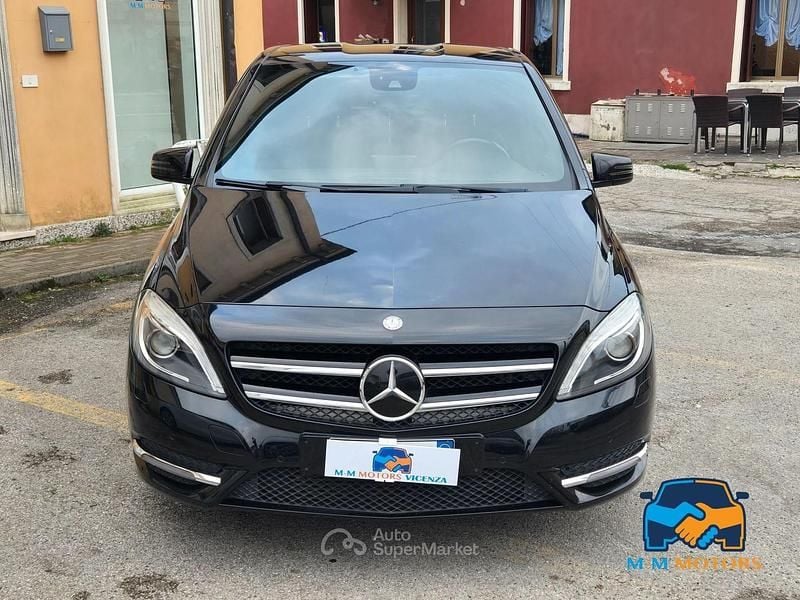Usata Mercedes B220 Premium 170 CV (125 kW) 2013 Nero Monovolume