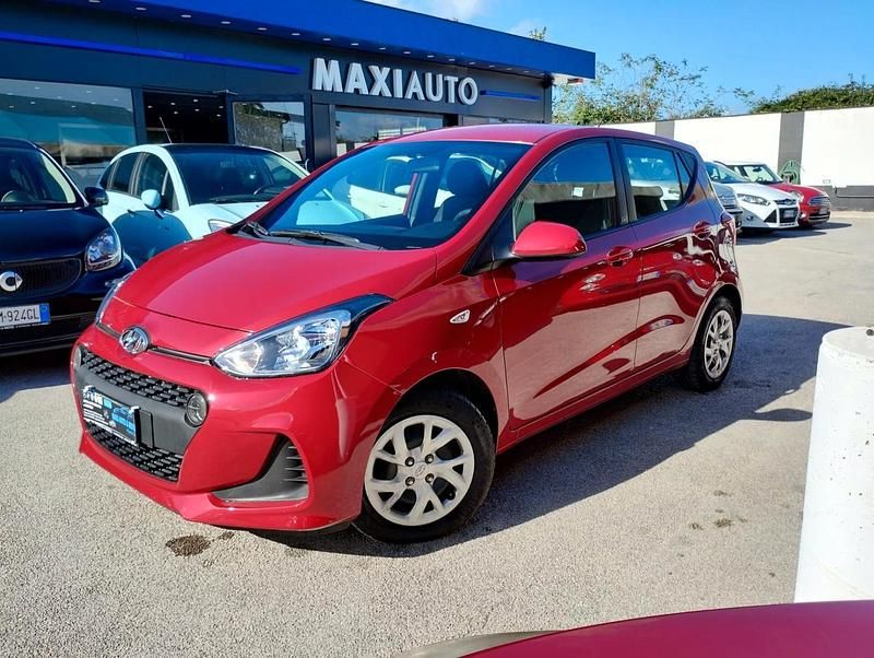 Usata Hyundai i10 Style 66 CV (48 kW) 2018 Rosso Utilitaria