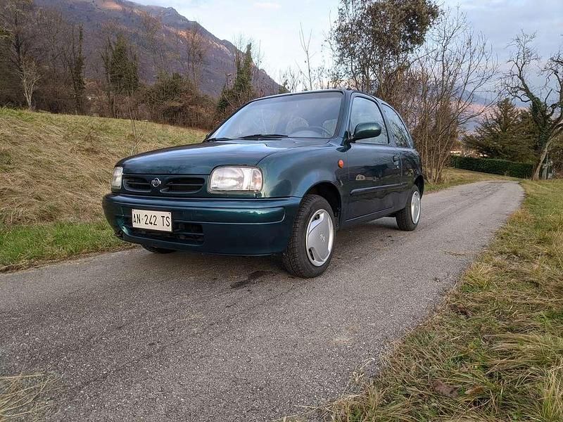 Usata Nissan Micra S 54 CV (39 kW) 1997 Verde Berlina