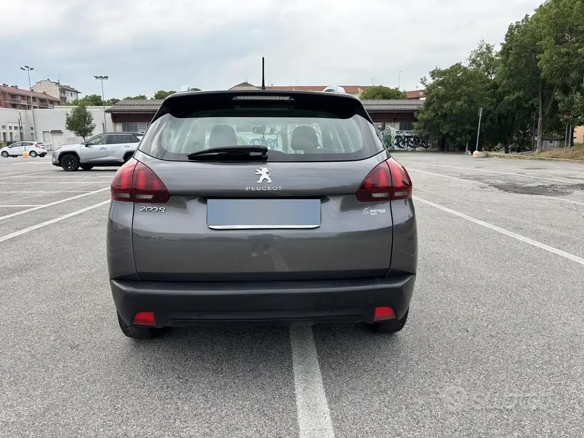 Usata Peugeot 2008 83 CV (61 kW) 2019 Grigio SUV