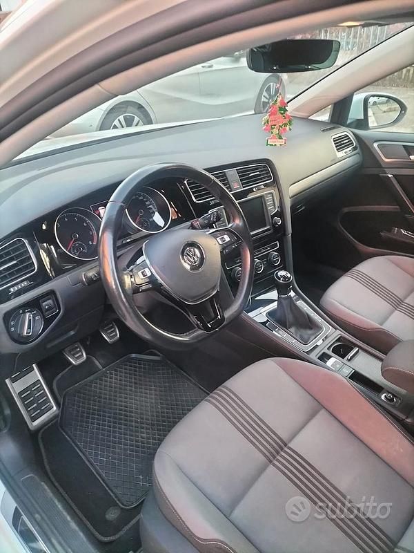 Usata VW Golf VII 85 CV (62 kW) 2017 Bianco Berlina