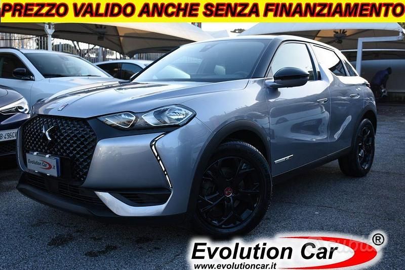Grigio metallizzato Usata 2021 DS Automobiles DS3 Crossback Performance SUV | 16.900 € (Ottimo prezzo) - Immagine 1/4